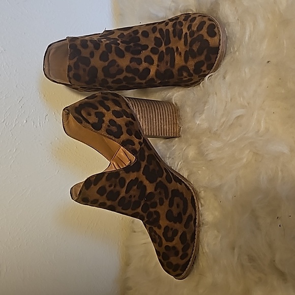 Mata Valentina-1 heeled leopard print leather booties slip in Size  8 1/2 - Picture 3 of 11